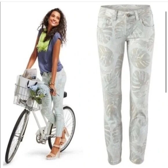 💰BOGO💰 cAbi Leaf Print Cropped Jeans With Pockets & Belt Loops sz 8 - Picture 2 of 9